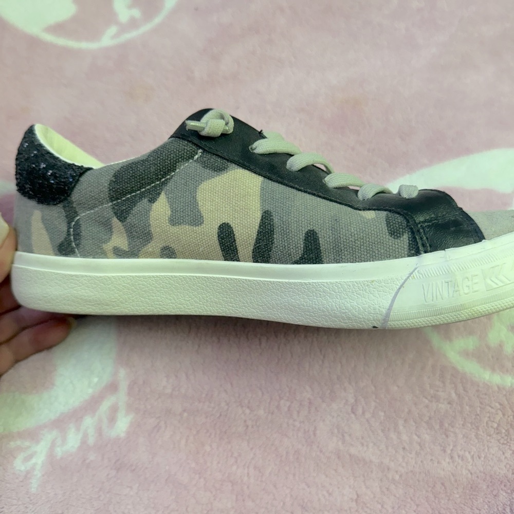 Vintage Havana camo sneakers